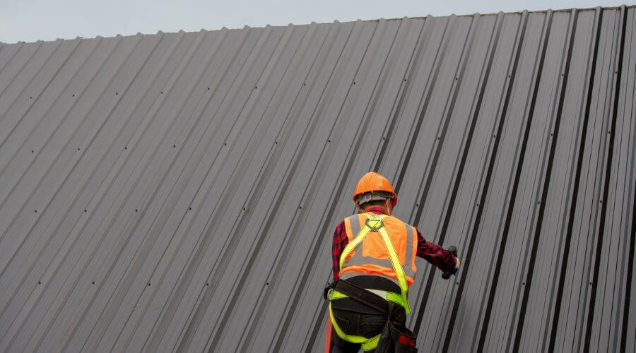 Professional gutter cleaning in Watertown, MA